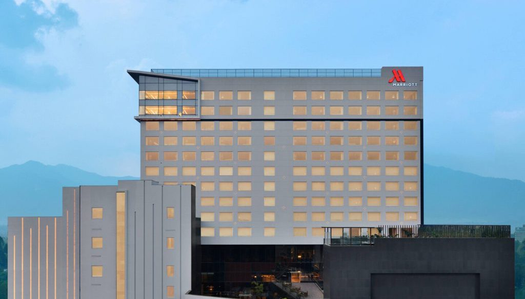 ktmmc-exterior-2984-hor-clsc