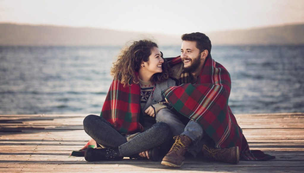 Very-happy-and-lovely-couple-love-wallpapers-HinduBulletin