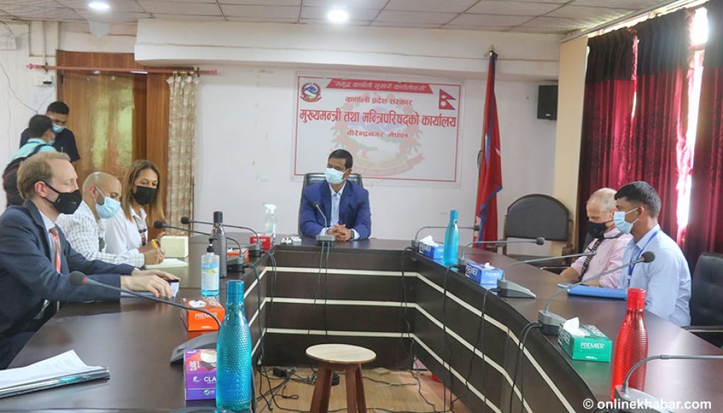 Mahendra-Bahadur-Shahi-and-Helen