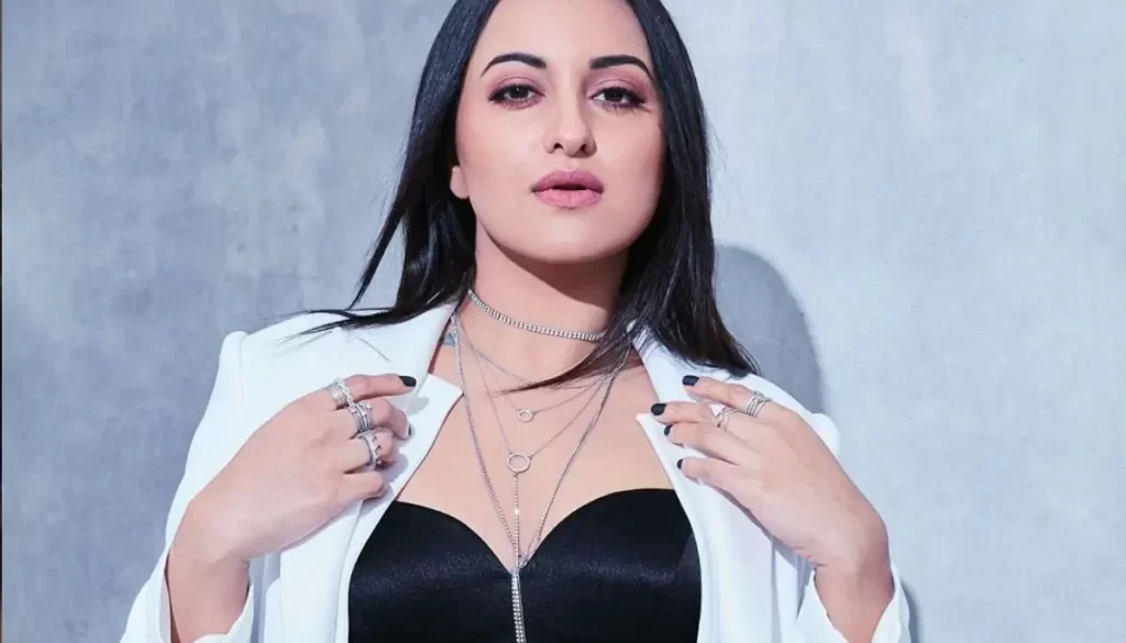 sonakshi-sinha-_3ETr5MVeeK