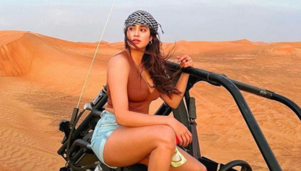 janhvi_kapoor_aE6E3taBML