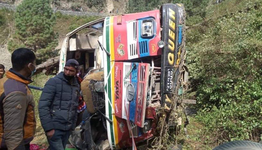 salyan-bus-accdent2